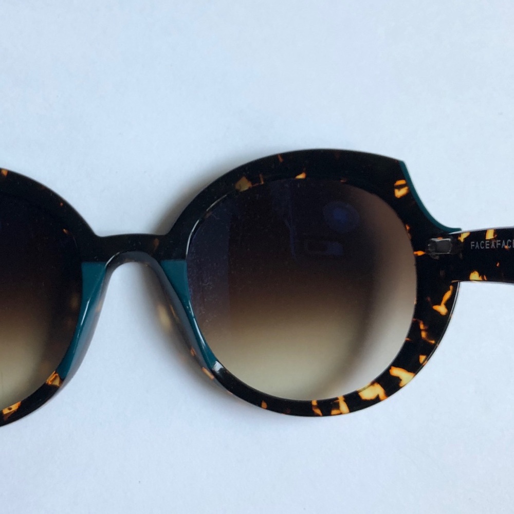 Large Round Tortoise Shell Sunglasses - image 4